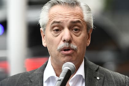 Alberto Fernández se despegó del escándalo de los seguros
