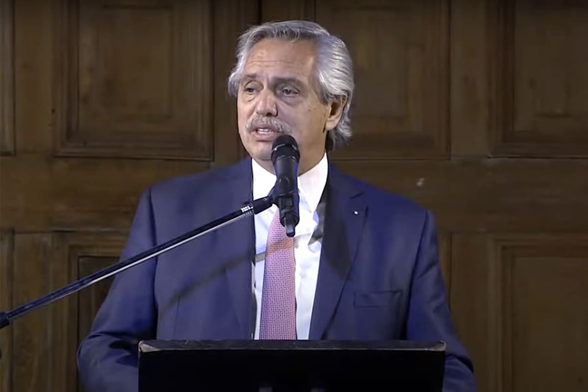 Alberto Fernández se presentó en el juzgado de Sebastián Casanello, sin abogado, y ofreció una reparación para ser sobreseído