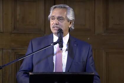 Alberto Fernández se presentó en el juzgado de Sebastián Casanello, sin abogado, y ofreció una reparación para ser sobreseído