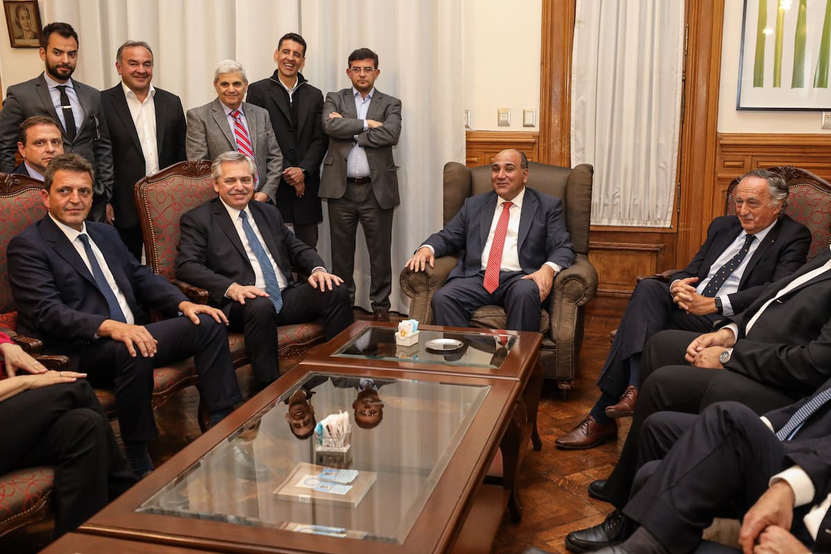 Alberto Fernández se reunió con Manzur, industriales y sindicalistas en Tucumán