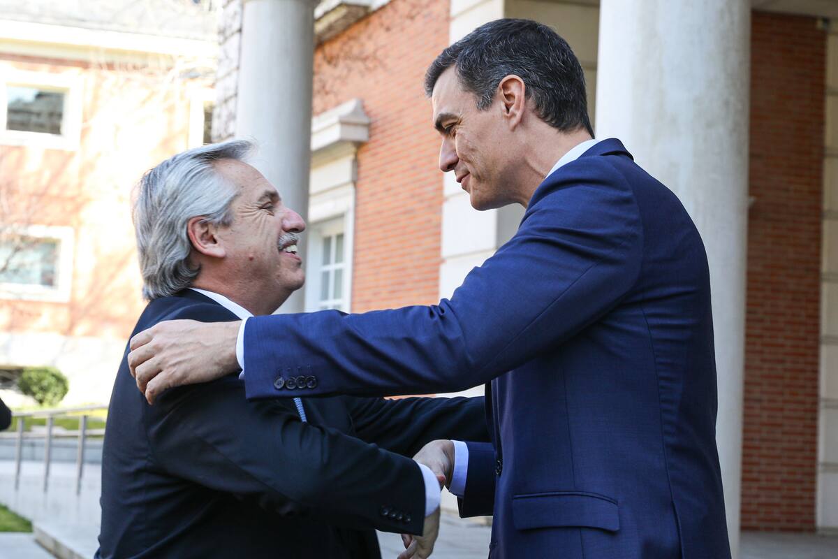 Alberto Fernández se reunió con Pedro Sánchez en el Palacio de la Moncloa