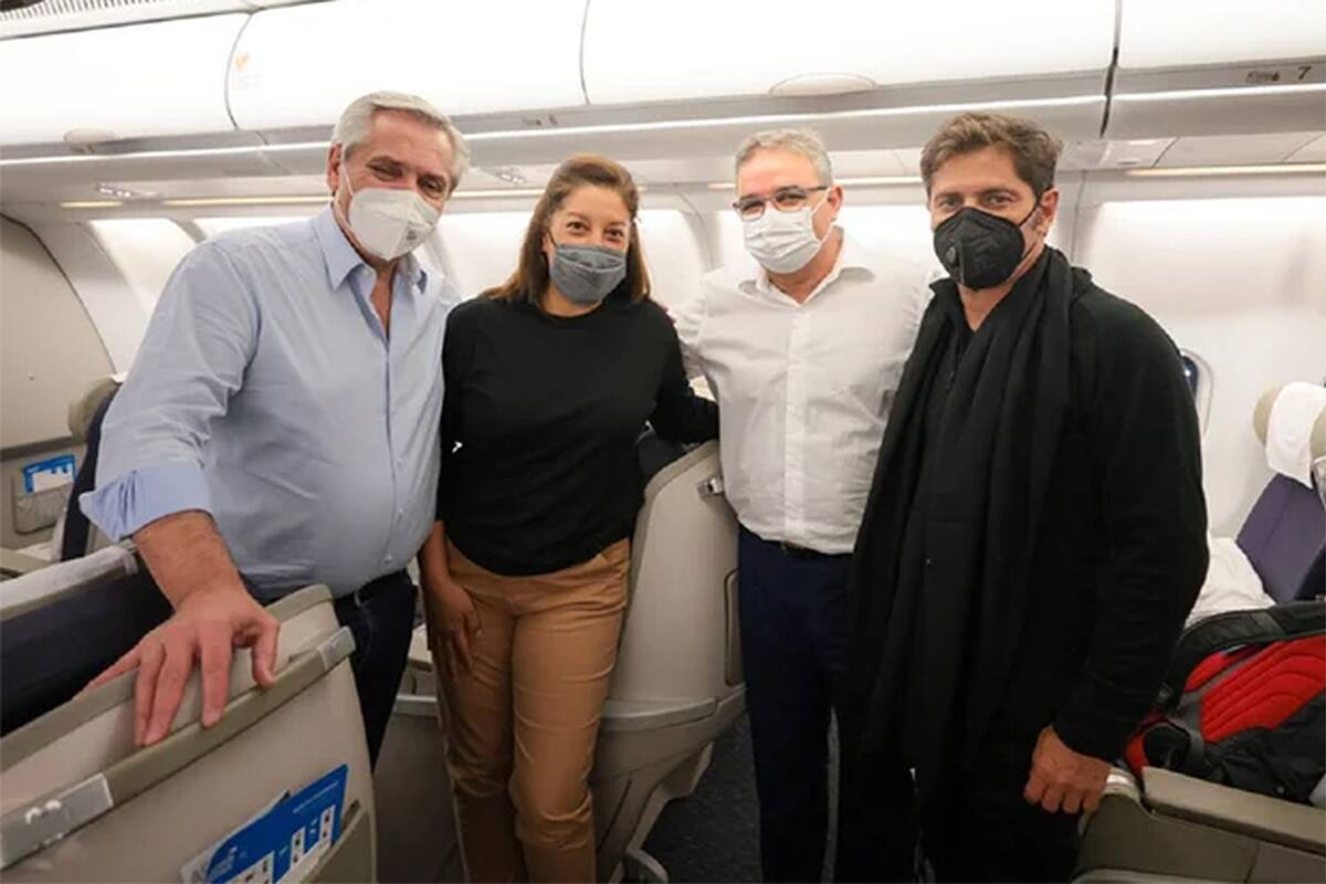 Alberto Fernandez viaja a Rusia con Axel Kicillof.