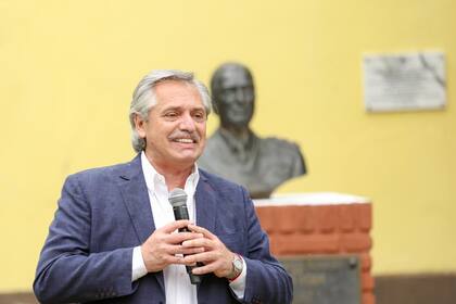 Alberto Fernández visitó el lugar donde estuvo detenido Perdón en 1945; estuvo acompañado del gobernador boneaerense Axel Kicillof