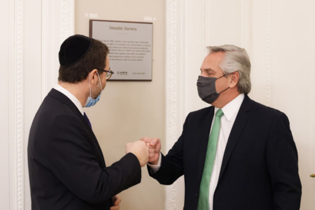 Alberto Fernández y Ariel Eichbaum, presidente de la AMIA, se reunieron el viernes