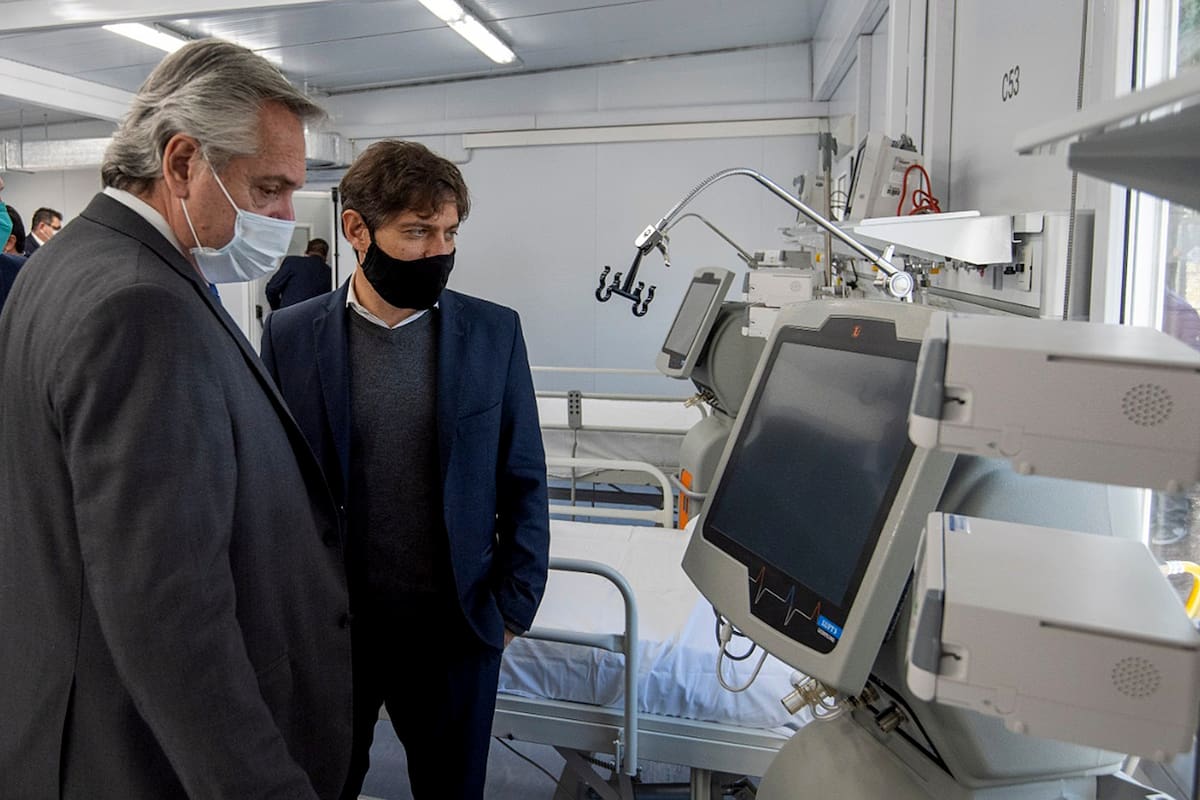 Alberto Fernández y Axel Kicillof recorrieron en el conurbano un hospital modular y una fábrica de barbijos