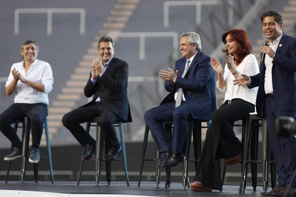 Alberto Fernández y Cristina Kirchner Áxel Kicillof, Sergio Massa y Máximo Kirchner el ultimo 18 de diciembre en el Estadio Énico de La Plata