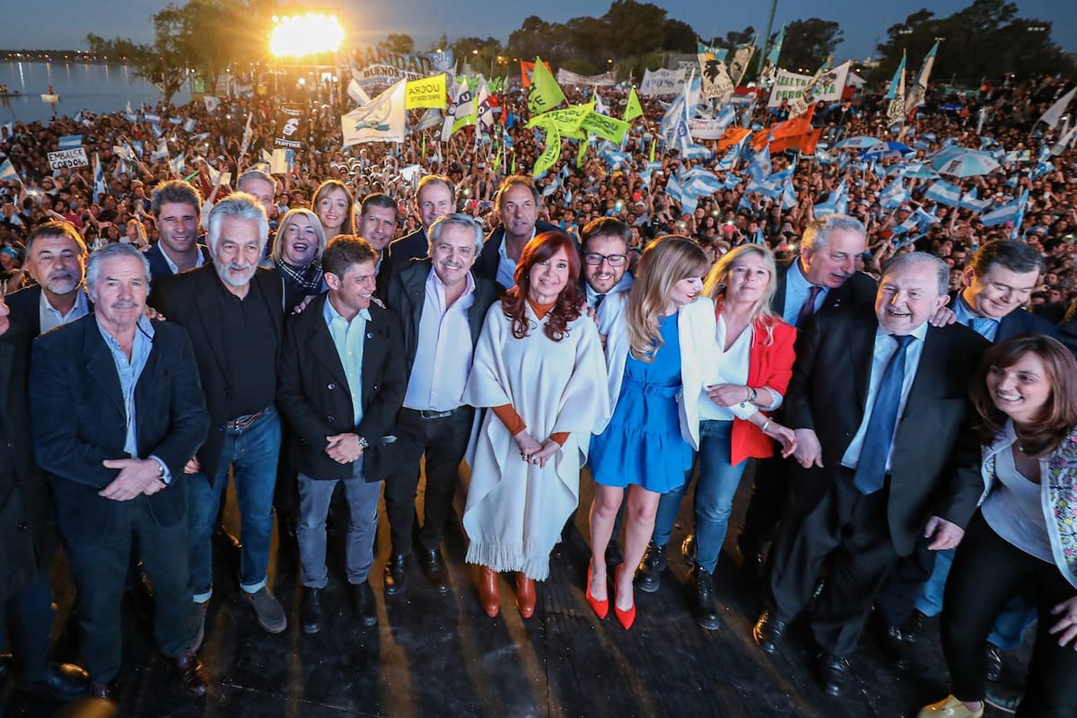 Alberto Fernández y Cristina Kirchner reunieron a la plana mayor del peronismo