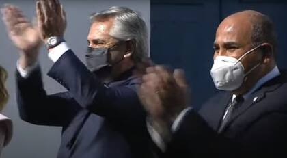 Alberto Fernández y el gobernador de Tucumán, Juan Manzur, en el acto por el Día de la Independencia