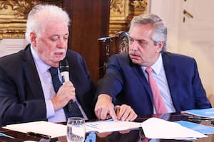 Alberto Fernández y el ministro Ginés González García en la reunión de coordinación interministerial por el coronavirus