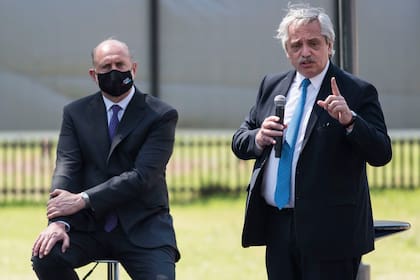 Alberto Fernández, ayer, en Santa Fe, con Omar Perotti