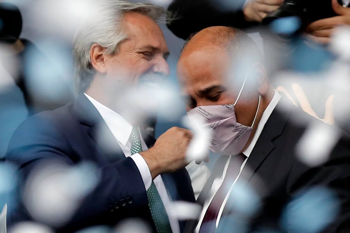 Alberto Fernández y Juan Manzur, en José C. Paz. El nuevo flamante Gabinete anunció más de 15 medidas de reactivación a corto plazo en las últimas dos semanas.