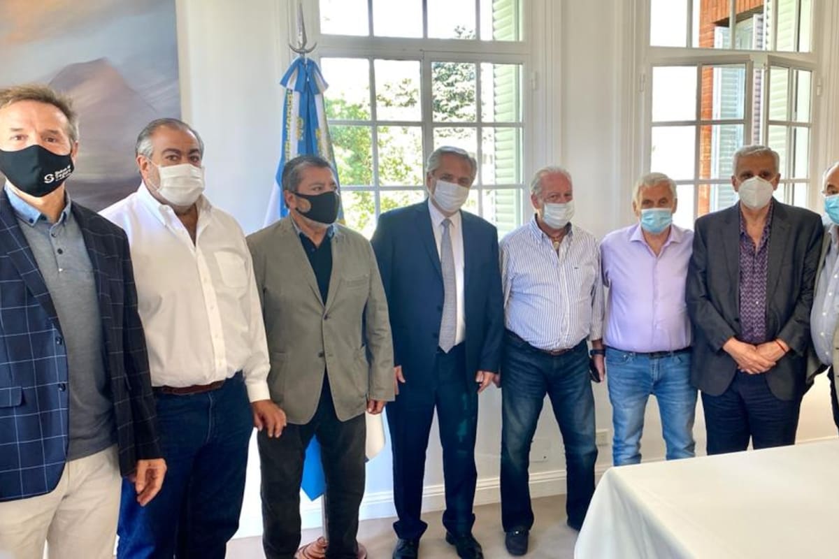 Alberto Fernández y los referentes de la CGT, en Olivos