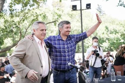 Alberto Fernández y Máximo Kirchner, en el acto de asunción de las nuevas autoridades del PJ bonaerense, en San Vicente