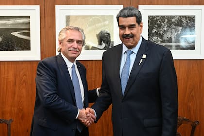 Alberto Fernández y Nicolás Maduro, este martes al reunirse en Brasilia