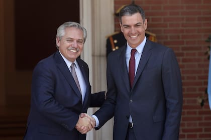 Alberto Fernández y Pedro Sánchez en Madrid