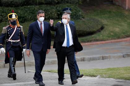 Alberto Fernández y Pedro Sánchez encabezaron una reunión de trabajo con empresarios argentinos y españoles