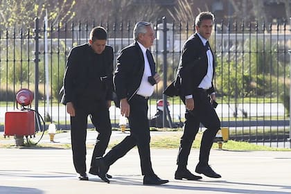 Alberto Fernández y Sergio Massa llegan a Casa de gobierno para la reunión de gabinete