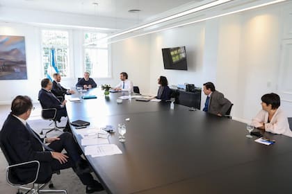 Alberto Fernández y su gabinete económico, en una reunión en 2020