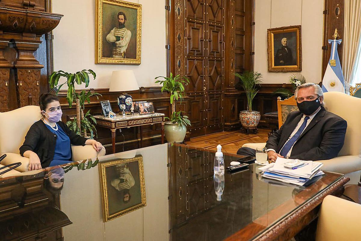Alberto Fernández y Verónica Gómez en la quinta de Olivos.