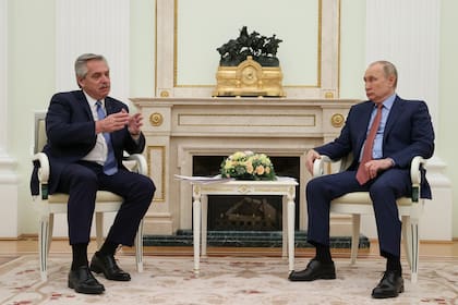 Alberto Fernández y Vladimir Putin en Moscú, en la reunión que mantuvieron en febrero de 2022, poco antes del inicio de la invasión rusa a Ucrania.