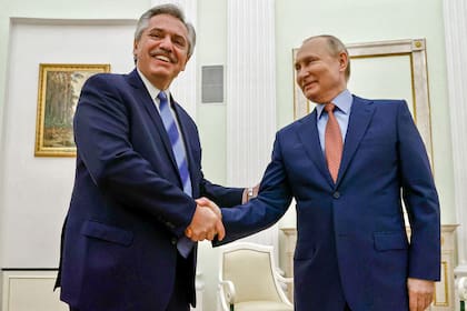 Alberto Fernández y Vladimir Putin (Photo by Juan MABROMATA / Argentinian Presidency / AFP)