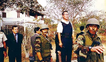 Alberto Fujimori, presidente de Perú desde julio de 1990 hasta noviembre del año 2000, en la residencia del embajador de Japón, tras la Operación Chavín de Huántar