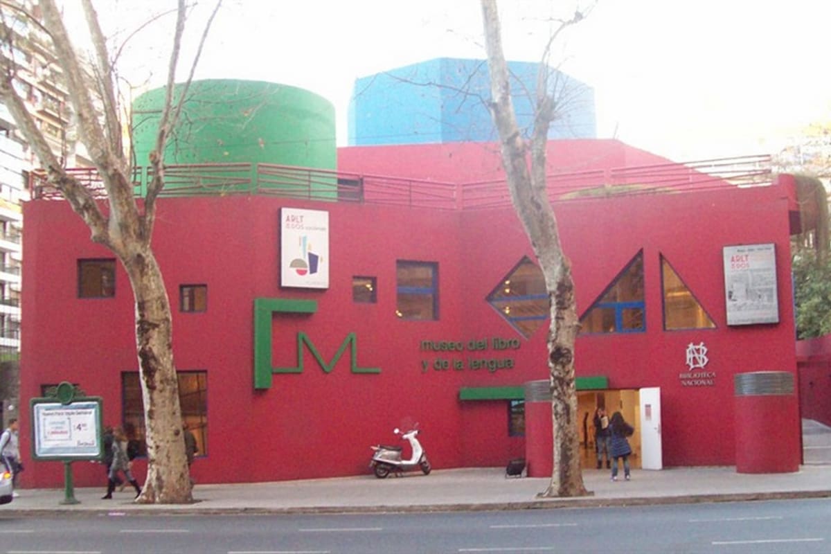 Alberto Manguel comunicó ayer la continuidad del espacio, que depende de la Biblioteca Nacional; se suman dos focos, pueblos originarios y literatura infantil