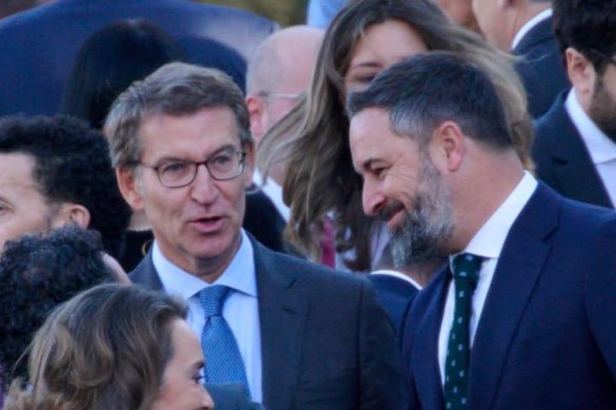 Alberto Núñez Feijóo, líder del Partido Popular (PP) de España, y Santiago Abascal, presidente de VOX
