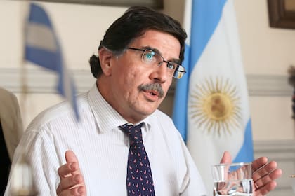 Alberto Sileoni, Ministro de Educación, habló sobre el caso del chico de La Plata que llevó un arma al colegio