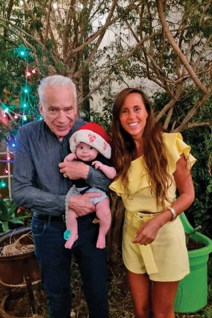 Alberto y Estefanía se casaron el 8 de diciembre de 2019 tras un año y medio de novios. El 17 de septiembre, luego de un tratamiento de fertilización in vitro, Estefanía dio a luz a Emilio.