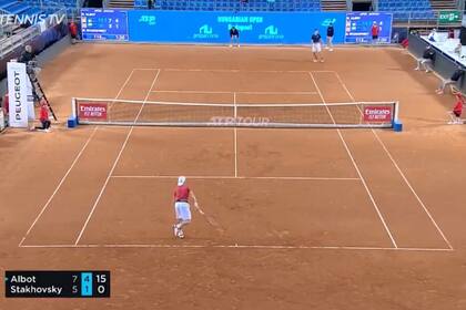 Albot estaba ganando, pero difícilmente se olvide de esta doble falta