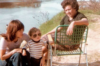 En Rosario, con su mamá y su abuela