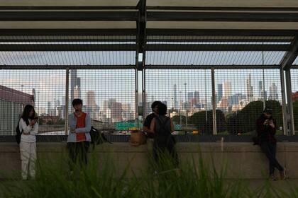 Alcalde de Chicago desafía plan de Trump que aumenta presencia de agentes federales en la ciudad