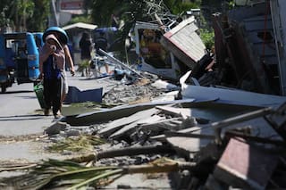 Alcalde filipino pide entregas aéreas urgentes de comida para aldeas afectadas por el sismo