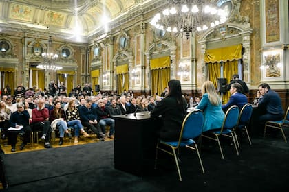Alcaldes de la provincia con Kicillof en la Gobernación de Buenos Aires.