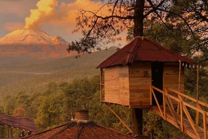 Aldea Pachamama es un emprendimiento ecológico situado frente al volcán Popocatépetl