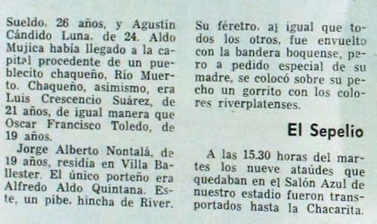 Aldo Quintana falleció en la Puerta 12 y fue velado en la Bombonera. Su cajón fue envuelto en una bandera de Boca. Antes de cerrarlo, sus familiares le colocaron sobre su pecho una gorrita de River, el club de sus amores. (Revista Así es Boca)
