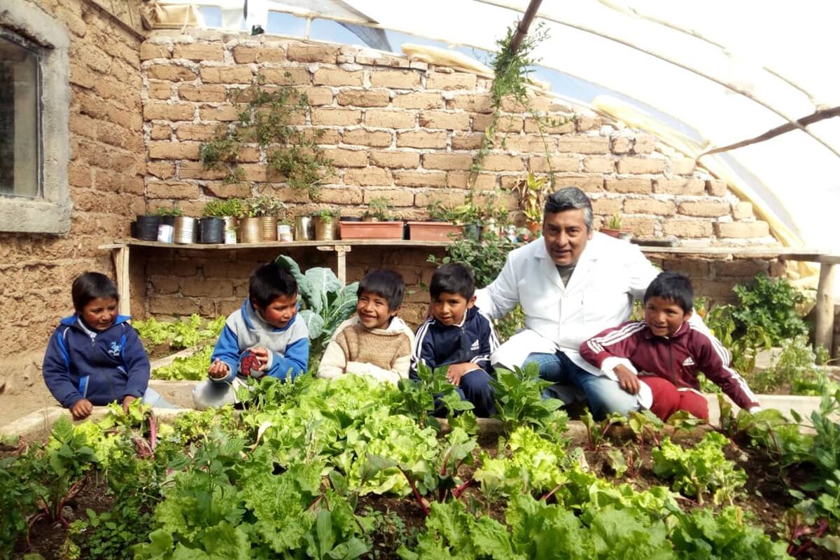 Aldo Román Palacias llegó en 1995 a El Rosal cuando todavía era una escuela sin terminar. Hoy en día cuenta con dos viveros, una cocina solar y hasta una estación de radio FM
