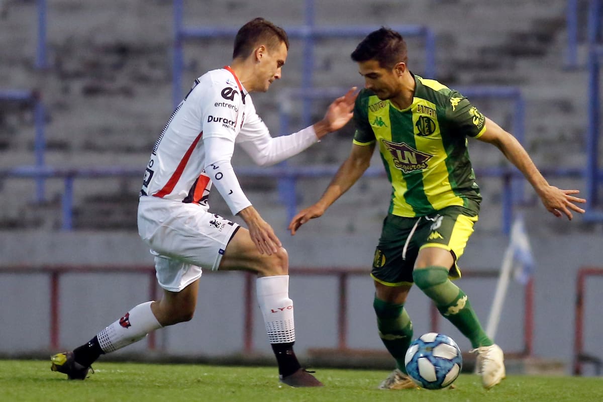 Aldosivi enfrenta hoy en Mar del Plata a Patronato de Paraná en un partido clave en la lucha por mantener la categoría, correspondiente a la sexta fecha de la Superliga del fútbol argentino.