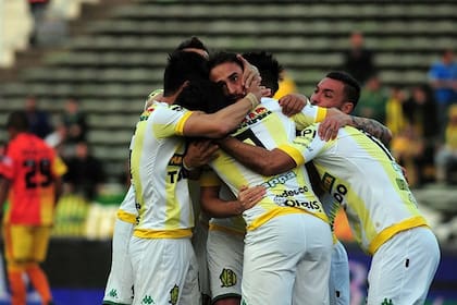 Aldosivi le ganó un duelo clave a Crucero