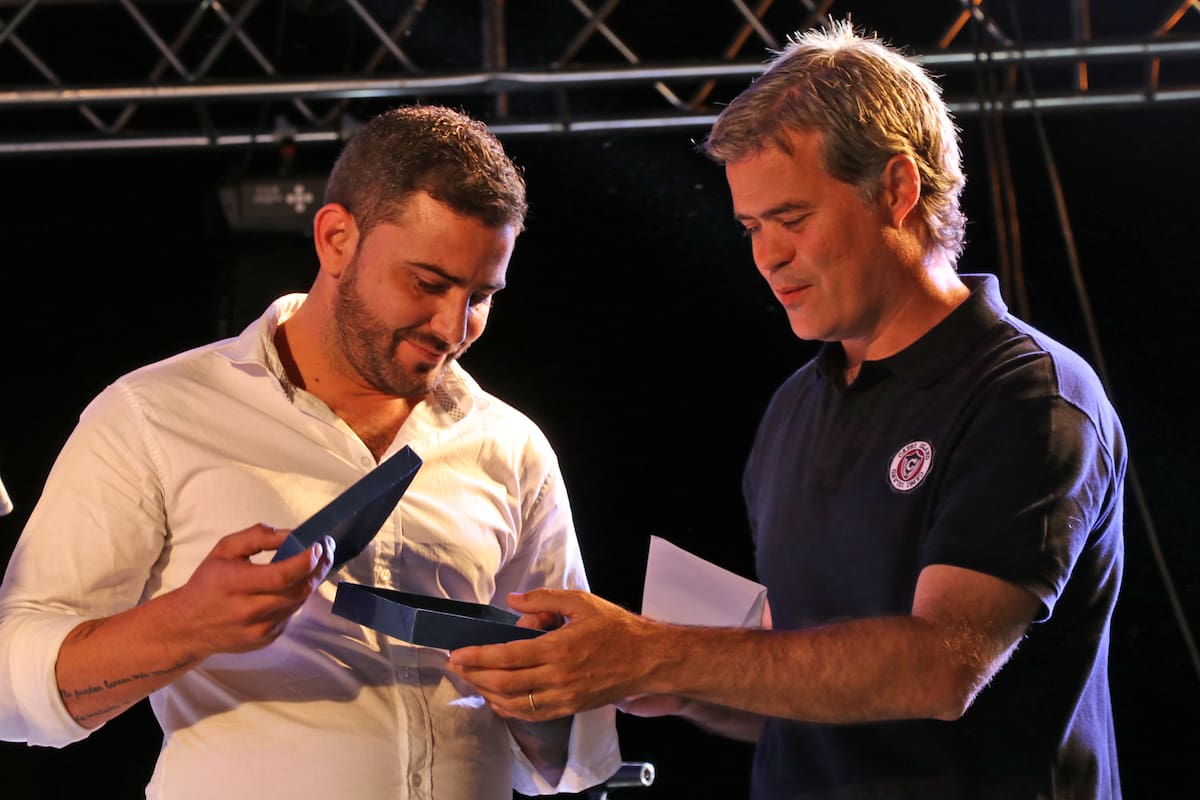 Ale Gallay recibió el nombramiento de manos del intendente Piaggio