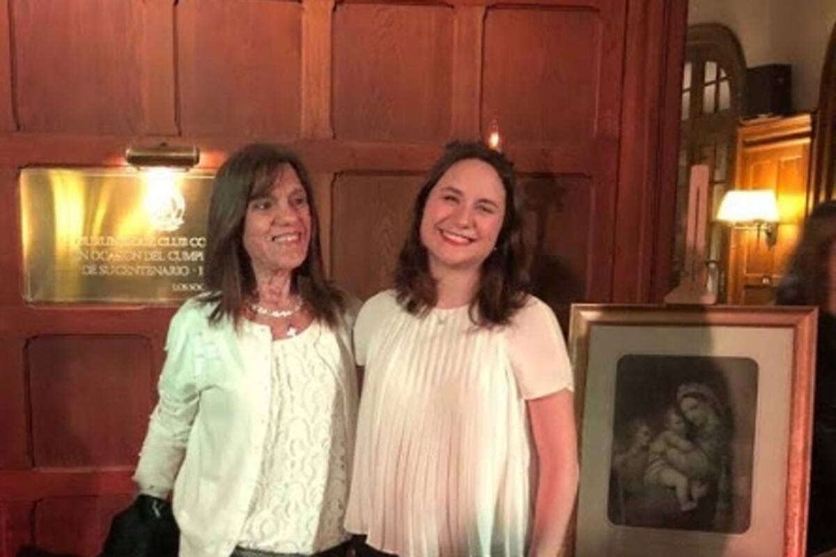 Ale y Vicky y un mensaje para su "mamá, Adri, Mariano, Agustina y Andrés"