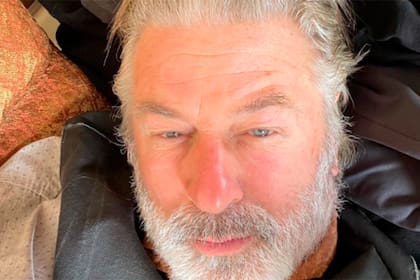 Alec Baldwin, de nuevo en la mira por la muerte de Halyna Hutchins