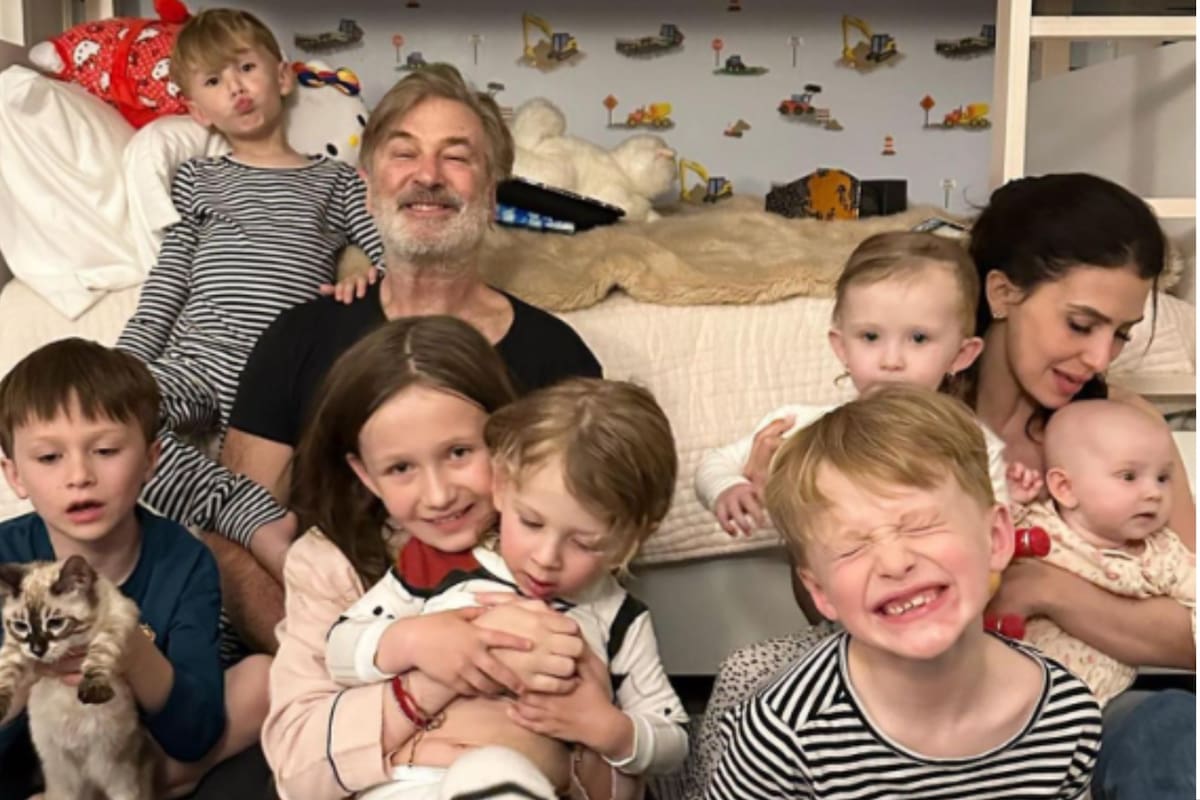 Alec Baldwin junto a su numerosa familia