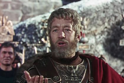 Alec Guiness como Marco Aurelio en "La caída del Imperio Romano"
