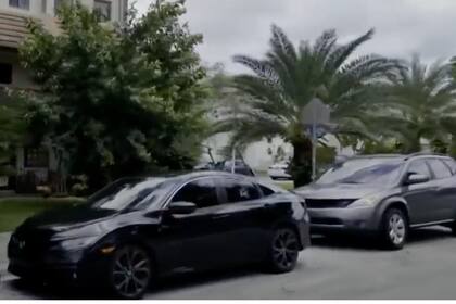 Alegan que la falta de parqueo en los condominios los obliga a dejar los autos en la vía pública