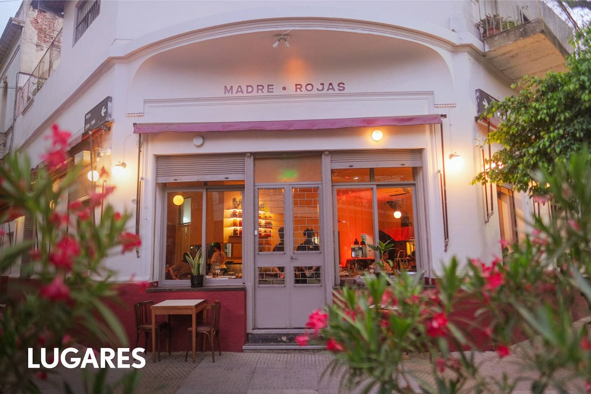 Alejados de los polos gastronómicos masivos, varios restaurantes priorizan la tranquilidad y el entorno ameno