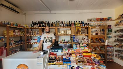 Alejandro, el dueño de un maxikiosco a pocas cuadras de los incidentes en la autopista Dellepiane
