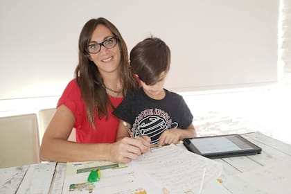 Alejandra Efrón con su hijo Nicolás