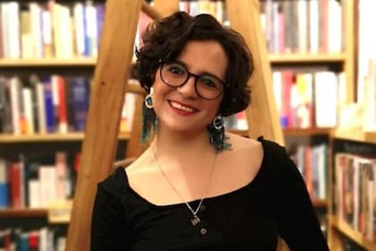 Alejandra Espinosa Uribe es la dueña de la librería Aljibe, fundada hace dos años y medio en Barichara, Santander, la primera librería de Barichara en 314 años de historia